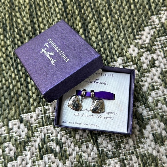 Hallmark • Connections Mother & Daughter Dangling Beads Set - Picture 2 of 5